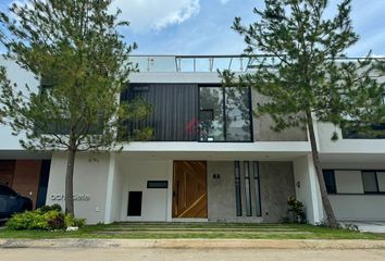 Casa en  Circuito Fontana, Zapopan, Jalisco, 45019, Mex