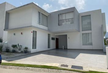 Casa en  Calle Loma De La Cuesta, Huixquilucan, México, 52774, Mex