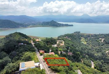 Lote de Terreno en  Calle Benito Juárez 102, Centro, Valle De Bravo, México, 51202, Mex