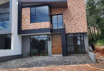 Casa en  Circuito Carlos Fuentes, Montaña Monarca Iii, Montaña Monarca, Morelia, Michoacán De Ocampo, 58350, Mex