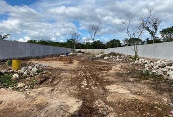 Lote de Terreno en  Calle 18 98 B, Chablekal, Mérida, Yucatán, 97302, Mex