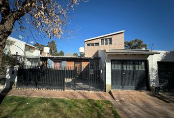 Casa en  Cipolletti, Río Negro