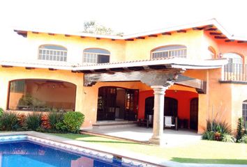 Casa en  Calle Llamarada, Sumiya, Jiutepec, Morelos, 62563, Mex