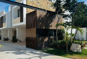 Casa en condominio en  X Canatún, Mérida, Yucatán, Mex