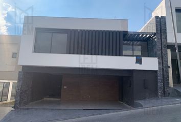 Casa en  Laderas Sector Garanday, Monterrey, Nuevo León, Mex