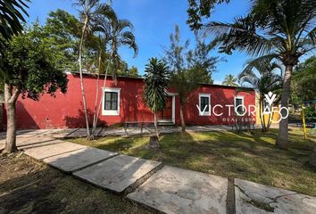 Lote de Terreno en  Calle Aniceto Castellanos, El Chanal, Colima, 28610, Mex