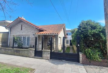 Casa en  Villa Primera, Mar Del Plata