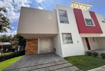 Casa en condominio en  Paseo De La Luna, Santillana, Zapopan, Jalisco, 45019, Mex