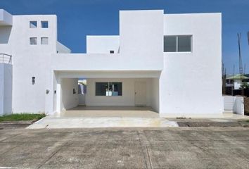 Casa en  Boulevard Las Palmas, Medellín De Bravo, Veracruz De Ignacio De La Llave, 94274, Mex