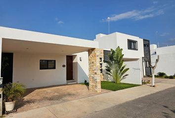 Casa en condominio en  Cholul, Mérida, Yucatán, Mex