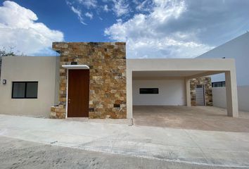 Casa en  Carretera Xcunyá - Santa María Yaxché - Tamanché - Ejido T. Mérida Progreso 29-29, Tamanché, Mérida, Yucatán, 97304, Mex