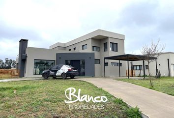 Casa en  El Campo - Fincas Exclusivas Cardales, Partido De Campana