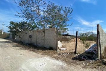 Lote de Terreno en  Calle 16, Chichí Suárez, Mérida, Yucatán, 97306, Mex