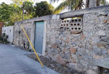 Lote de Terreno en  Calle 57 8, Lázaro Cárdenas, Mérida, Yucatán, 97157, Mex