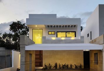 Casa en  Calle Bahamas, Lagos Del Sol, Benito Juárez, Quintana Roo, 77567, Mex