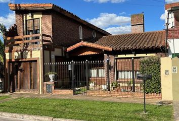 Casa en  Castelar, Partido De Morón