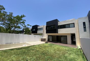 Casa en  Algarrobos Desarrollo Residencial, Mérida, Yucatán