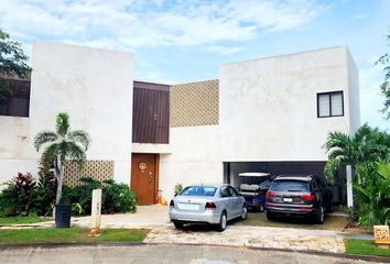 Casa en condominio en  Yucatan Country Club, Mérida, Yucatán, Mex