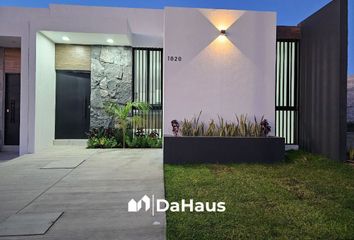 Casa en  Calle Higuera Marítima, Puerta De Rolón, Ciudad De Villa De Álvarez, Villa De Álvarez, Colima, 28983, Mex