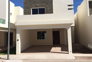 Casa en  Boulevard Trento, Las Villas Residencial, Los Mochis, Ahome, Sinaloa, 81271, Mex