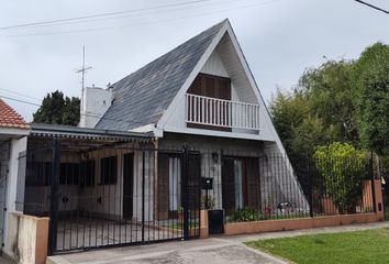 Casa en  Calle Cabrera 2934-3016, Mar Del Plata, General Pueyrredón, B7603, Provincia De Buenos Aires, Arg