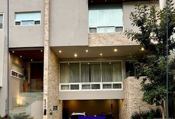 Casa en  Calle Circuito Del Fuego 427, Privadas La Huasteca, Ciudad Santa Catarina, Santa Catarina, Nuevo León, 66354, Mex