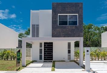 Casa en condominio en  Avenida Lilis, Misión De Las Flores, Playa Del Carmen, Solidaridad, Quintana Roo, 77723, Mex