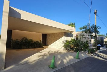 Casa en  Calle 18 108-108, Cholul, Mérida, Yucatán, 97305, Mex