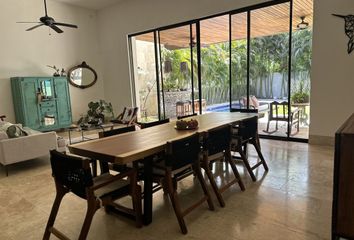 Casa en  Avenida Paseo Del Jaguar, Yucatán Country Club, Mérida, Yucatán, 97308, Mex