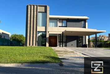 Casa en  Tristán Suárez, José María Ezeiza, Ezeiza, Provincia De Buenos Aires, Arg