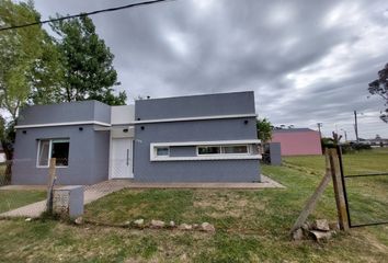 Casa en  Calle El Paso 922, Santa Clara Del Mar, Mar Chiquita, Provincia De Buenos Aires, Arg