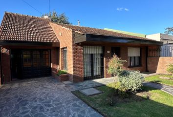 Casa en  Calle Benito Lynch 2901-2999, Mar Del Plata, General Pueyrredón, B7603, Provincia De Buenos Aires, Arg