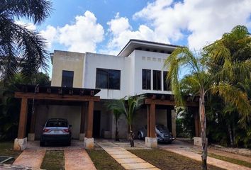 Casa en  Yucatan Country Club, Mérida, Yucatán, Mex