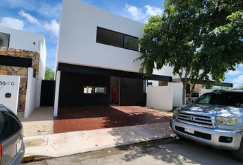 Casa en  Avenida Flamboyán, Conkal, Yucatán, 97347, Mex