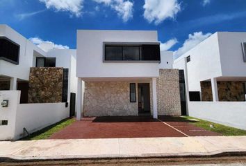 Casa en  Avenida Flamboyán, Conkal, Yucatán, 97347, Mex