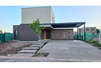 Casa en  Luján De Cuyo, Mendoza