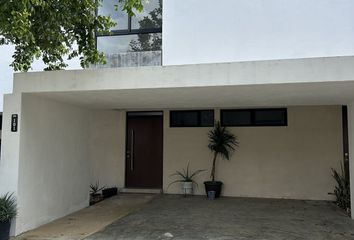 Casa en condominio en  Avenida 21, Mérida, Yucatán, 97305, Mex