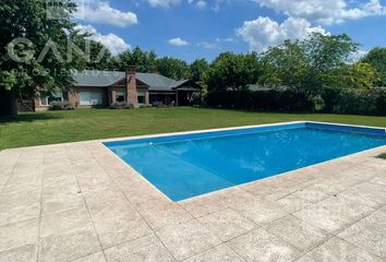 Casa en  Fisherton, Rosario