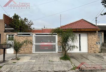 Casa en  La Tablada, La Matanza