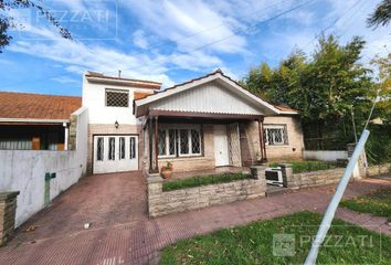 Casa en  Bosque Peralta Ramos, Mar Del Plata