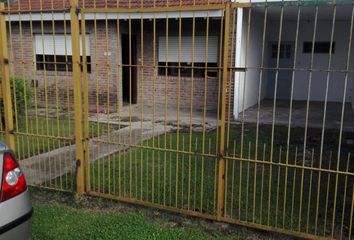 Casa en  Los Hornos, Partido De La Plata