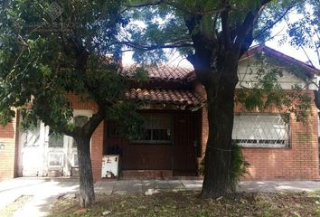 Casa en  Remedios De Escalada, Partido De Lanús