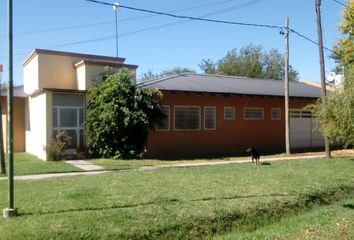 Casa en  Los Hornos, Partido De La Plata