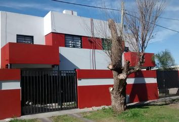 Casa en  Los Hornos, Partido De La Plata