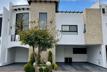 Casa en  Lomas De Toscana A, Pueblo De San Bernardino Tlaxcalancingo, San Andrés Cholula, Puebla, Mex