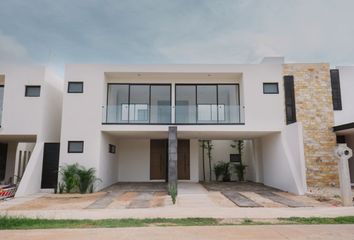 Casa en condominio en  Calle 10, Conkal, Yucatán, 97345, Mex