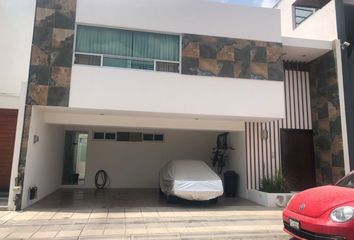 Casa en  Calzada Zavaleta, Bosques De Zavaleta, Heróica Puebla De Zaragoza, Puebla, 72150, Mex