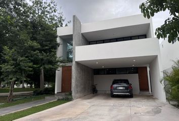 Casa en  Avenida Natura, Cholul, Mérida, Yucatán, 97305, Mex