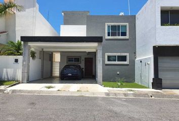 Casa en  Calle Ignacio De La Llave, Zona Centro, Alvarado, Veracruz De Ignacio De La Llave, 95270, Mex