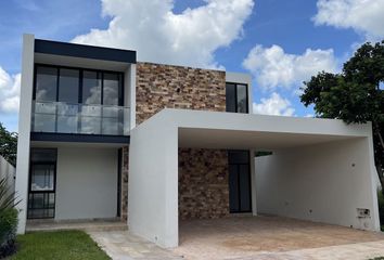 Casa en  Calle 18 108-108, Cholul, Mérida, Yucatán, 97305, Mex